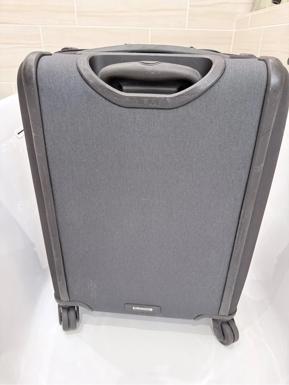 TUMI Alpha 3 Continental Dual Access Expandable Carry-On Spinner | Anthracite |